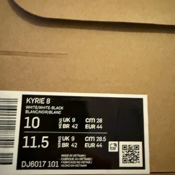 UNRELEASED Nike “Kyrie” basketball sneaker Men’s SZ. 10 New - Picture 3 of 3